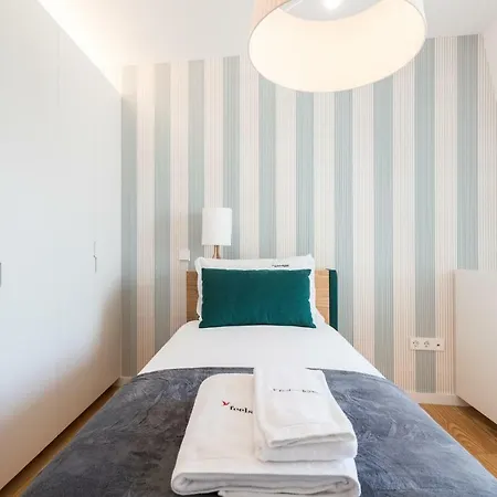 Flh Chiado Bright Apartment-2